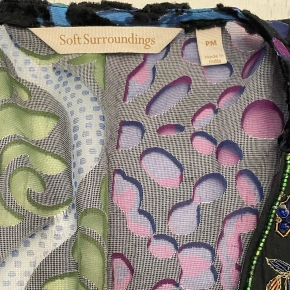 Soft Surroundings Viscota Embroidered Jeweled Tunic Top Petite M Made in India - Picture 4 of 5